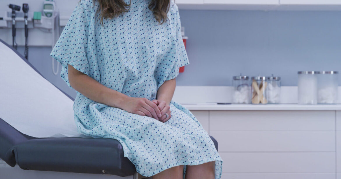 women waiting for procedure wondering what to expect from a colonoscopy